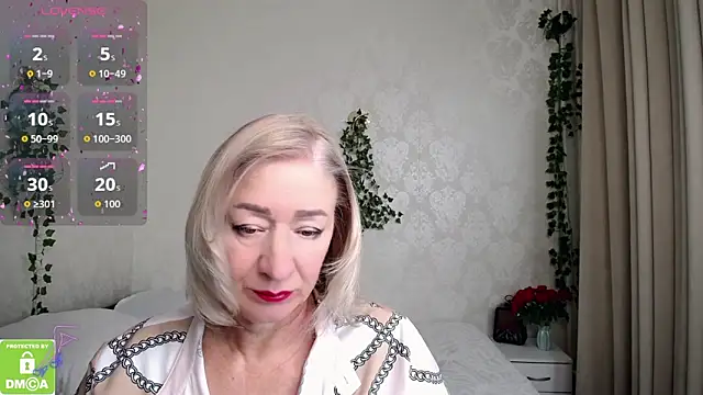 hunters woman online show from 11-06-25, 01:59