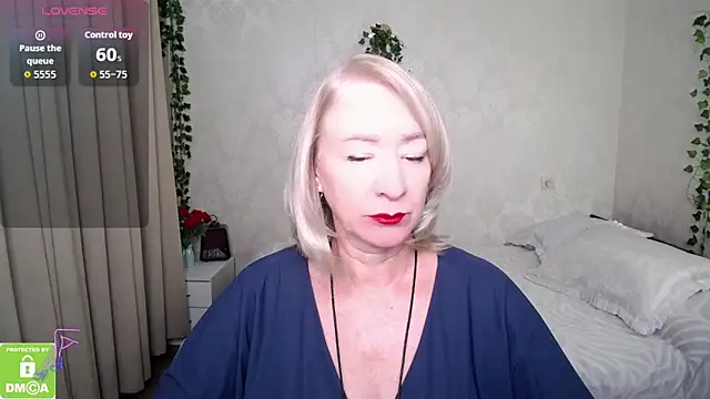 hunters woman online show from 09-10-25, 03:33