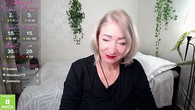 hunters woman online show from 10-10-25, 02:18