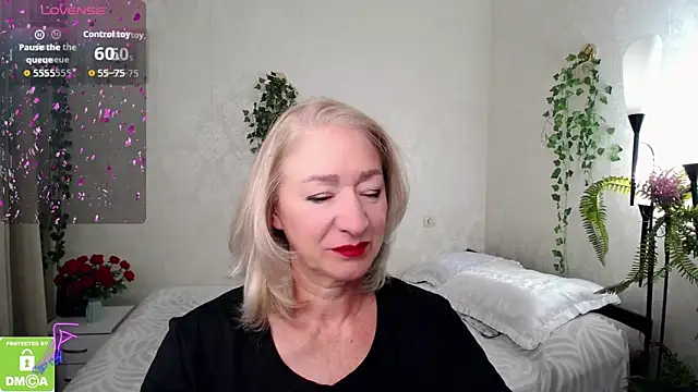 hunters woman online show from 09-29-25, 12:11