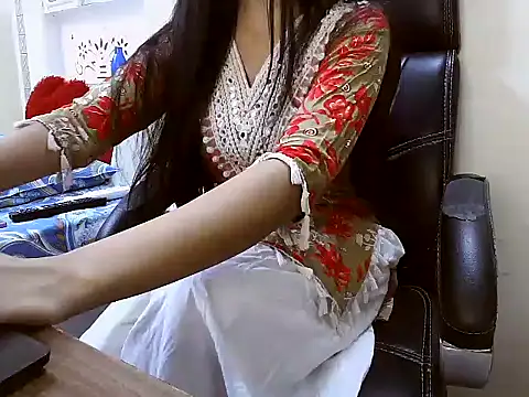 Snapshot of Simranjeet_kaur26 chatting on 07-17-26, 02:14 Simranjeet kaur26 online show from 07-17-26, 02:14