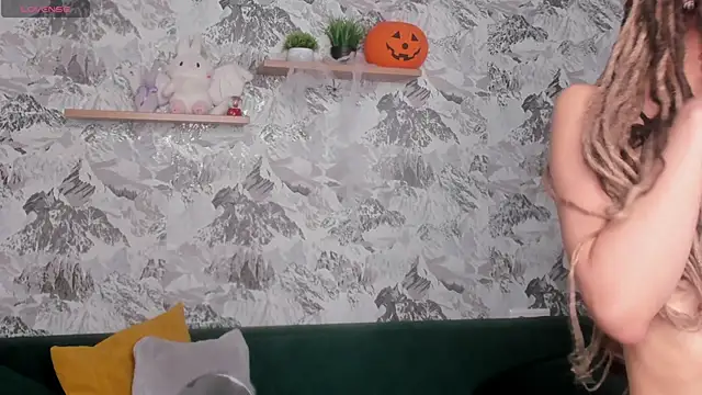 Ameli Shell online show from 11-13-25, 01:31