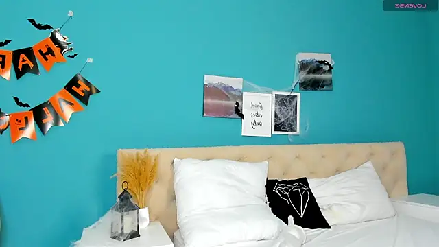 Ameli Shell online show from 10-30-25, 01:15