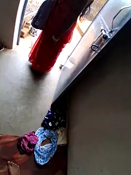 RAYI Queen 3 online show from 10-31-25, 03:36