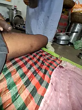 RAYI Queen 3 online show from 12-15-25, 04:07