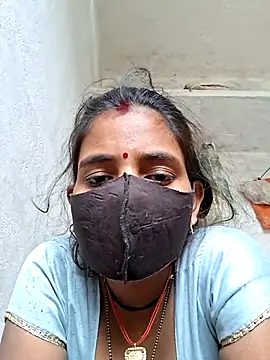 RAYI Queen 3 online show from 11-15-25, 03:43