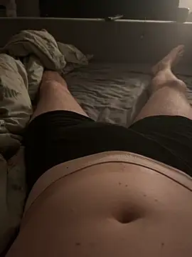 naughtycoupl98 online show from 04-18-26, 01:30