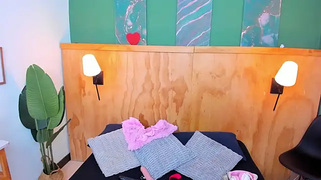 milavega  online show from 10-21-25, 12:26