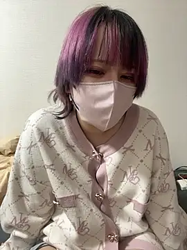 Snapshot of _nemu_ chatting on 10-18-25, 10:28  nemu  online show from 10-18-25, 10:28