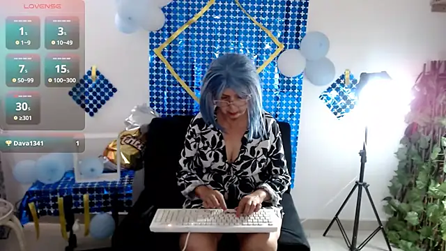 ruth blue21 online show from 10-05-25, 04:31