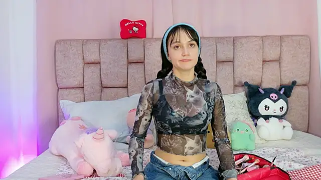 LolaYun online show from 01-09-26, 01:40