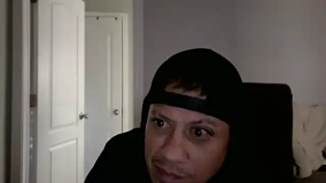 Snapshot of Ranthru13 chatting on 01-06-26, 08:24 Ranthru13 online show from 01-06-26, 08:24