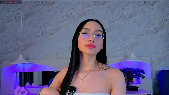 Snapshot of Keira_Corleone chatting on 11-14-25, 04:27 Keira Corleone online show from 11-14-25, 04:27