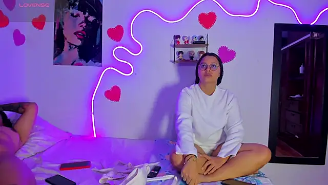 Dilan and Mia online show from 04-01-26, 11:01