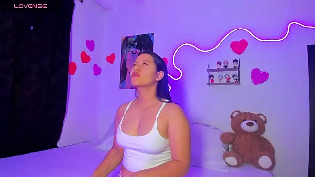 Dilan and Mia online show from 04-18-26, 03:03