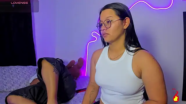 Dilan and Mia online show from 05-20-26, 08:28