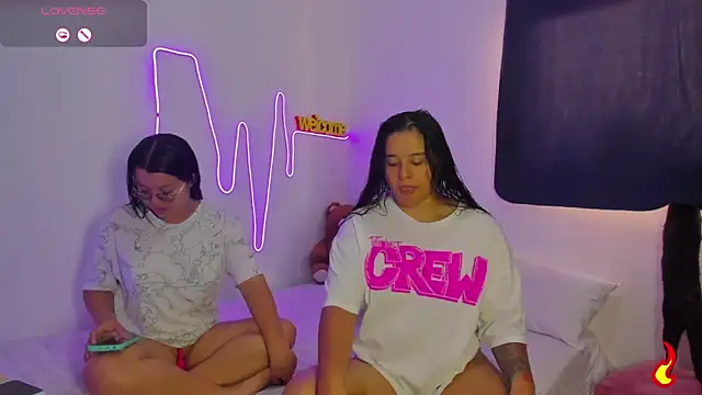 Dilan and Mia online show from 06-02-26, 03:34