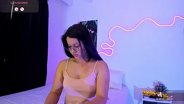 Snapshot of Dilan_and_Mia chatting on 09-11-25, 01:11 Dilan and Mia online show from 09-11-25, 01:11