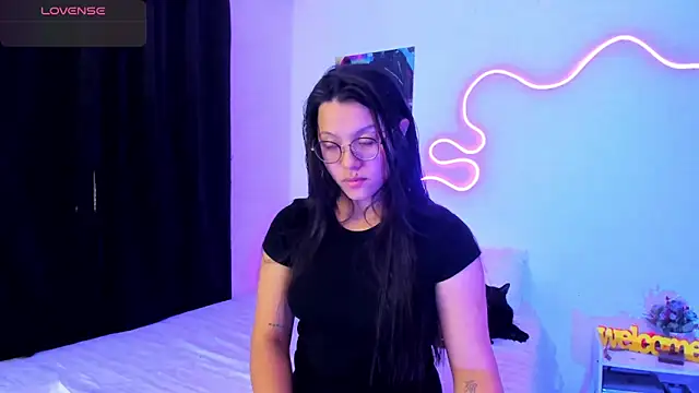 Snapshot of Dilan_and_Mia chatting on 09-11-25, 12:54 Dilan and Mia online show from 09-11-25, 12:54