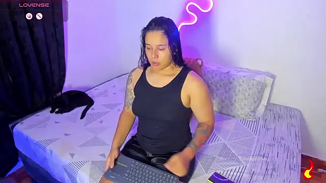 Dilan and Mia online show from 05-15-26, 03:48