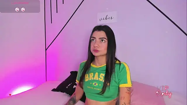 MiahCornell  online show from 02-04-26, 08:04