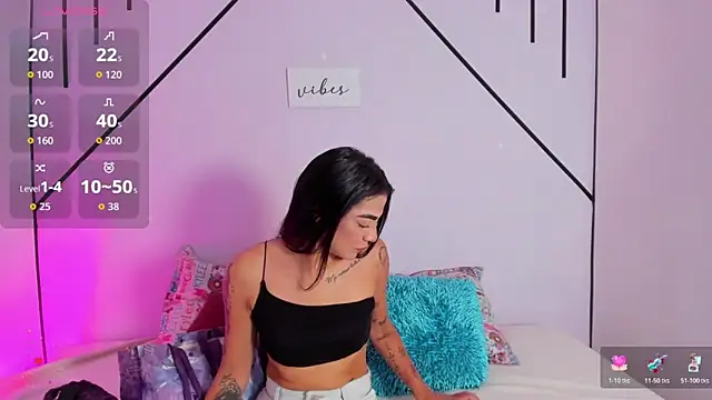 MiahCornell  online show from 12-18-25, 04:44