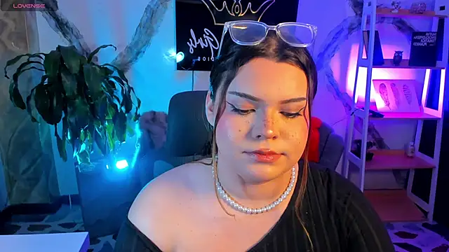 Maxxxine1 online show from 02-15-26, 05:52