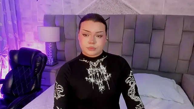 Maxxxine1 online show from 04-19-26, 12:33