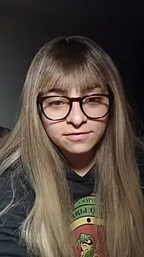 Snapshot of Aurora_blaack chatting on 12-17-25, 04:17 Aurora blaack online show from 12-17-25, 04:17