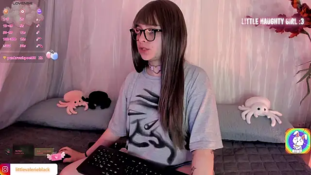 Snapshot of Aurora_blaack chatting on 11-10-25, 06:02 Aurora blaack online show from 11-10-25, 06:02