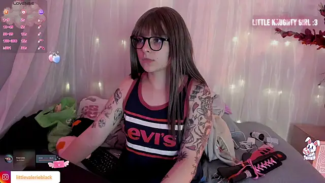 Snapshot of Aurora_blaack chatting on 10-19-25, 03:42 Aurora blaack online show from 10-19-25, 03:42