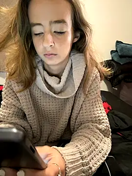 SeccySerena online show from 11-14-25, 04:10