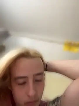 SeccySerena online show from 04-12-26, 06:22