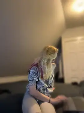 SeccySerena online show from 04-13-26, 05:28