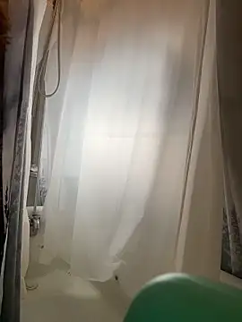 SeccySerena online show from 02-05-26, 05:09