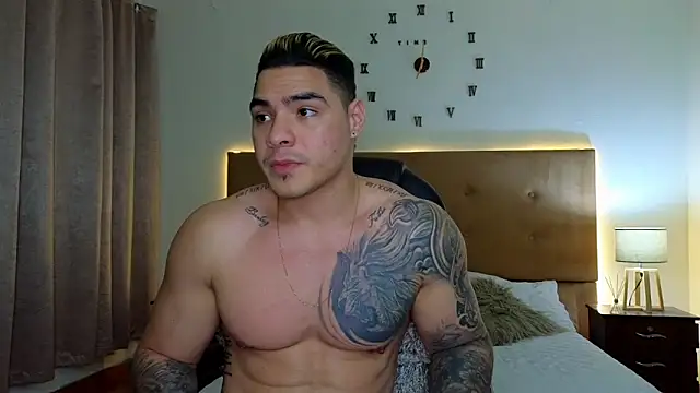 Snapshot of Steven_Velez chatting on 10-28-25, 01:50 Steven Velez online show from 10-28-25, 01:50