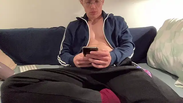 ee 000 online show from 10-21-25, 08:41