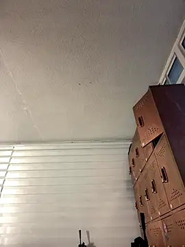 Sallem Pink online show from 12-23-25, 11:09