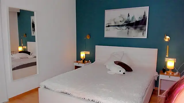 HollisHearl online show from 12-03-25, 07:19