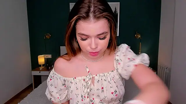 HollisHearl online show from 03-08-26, 07:22