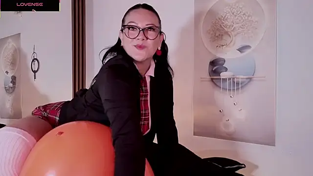 karla valk1 online show from 10-18-25, 11:56