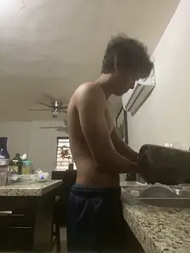 Snapshot of EmilianoPerex chatting on 03-25-26, 11:58 EmilianoPerex online show from 03-25-26, 11:58