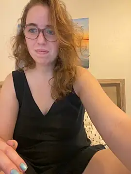 Snapshot of sweetsocalgirl chatting on 09-14-25, 11:27 sweetsocalgirl online show from 09-14-25, 11:27