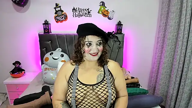 charlloteevans X online show from 10-31-25, 05:09