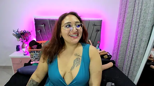 Snapshot of charlloteevans_X chatting on 09-19-25, 05:28 charlloteevans X online show from 09-19-25, 05:28