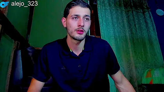 Snapshot of alejo__323__ chatting on 05-06-26, 02:37 alejo 323 online show from 05-06-26, 02:37