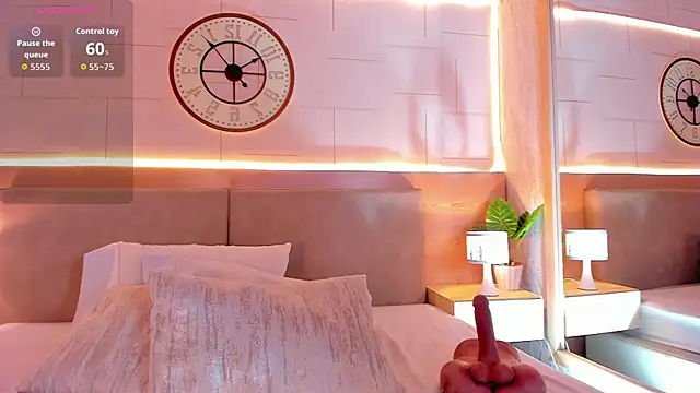 Snapshot of Meloddy_Rose chatting on 02-11-26, 04:34 Meloddy Rose online show from 02-11-26, 04:34