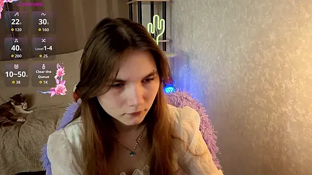 Snapshot of Nika_OMG chatting on 10-11-25, 07:37 Nika OMG online show from 10-11-25, 07:37