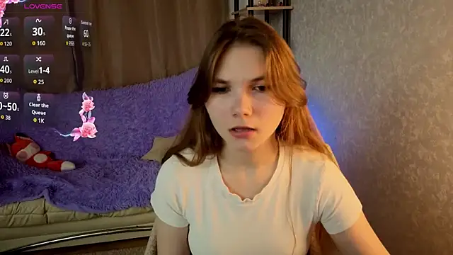 Snapshot of Nika_OMG chatting on 09-22-25, 07:42 Nika OMG online show from 09-22-25, 07:42