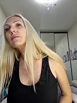 Monna online show from 10-23-25, 01:43